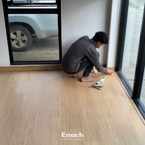 Enoch รีวิว YN808 พื้น SPC-การติดตั้ง